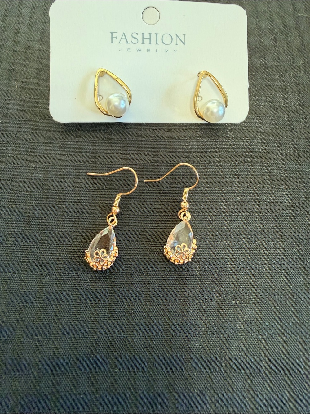 Lot of two earrings sets